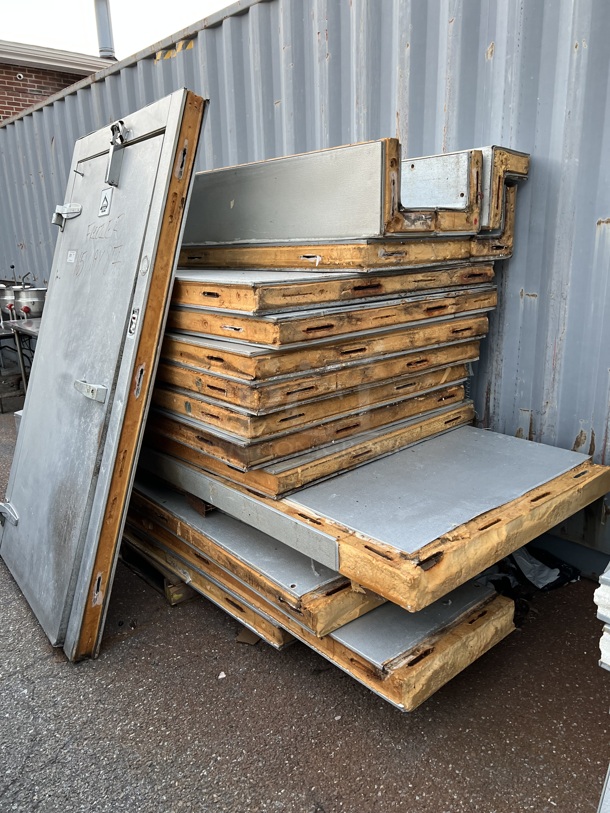 Harford 14'x10'x7.5' Walk In Cooler or Freezer Box w/ Russell AA28-134B Condenser. 115 Volts, 1 Phase. - Image 6 of 8