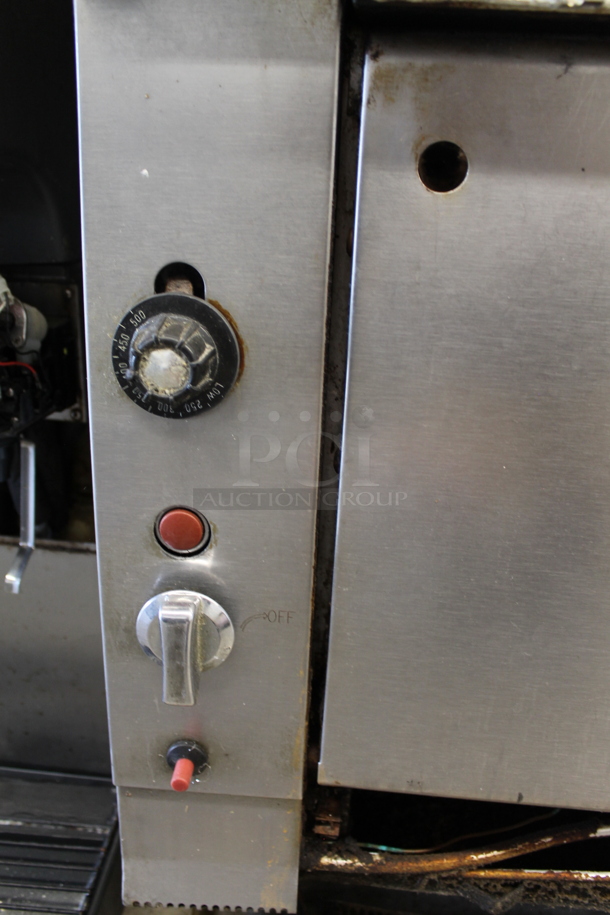 Stainless Steel Commercial Natural Gas Powered 6 Burner Range w/ Oven, Over Shelf and Back Splash. - Image 3 of 4