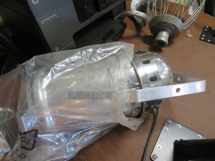 One NEW American DJ Par Can Light. #64 COMBO.