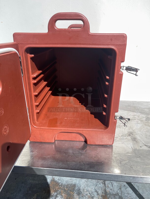 Cambro Ultra Pan Carrier® Black Front Loading Insulated Food Pan Carrier - 4 Full-Size Pan Max Capacity - Image 3 of 8