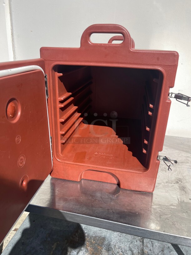 Cambro Ultra Pan Carrier® Black Front Loading Insulated Food Pan Carrier - 4 Full-Size Pan Max Capacity - Image 4 of 8