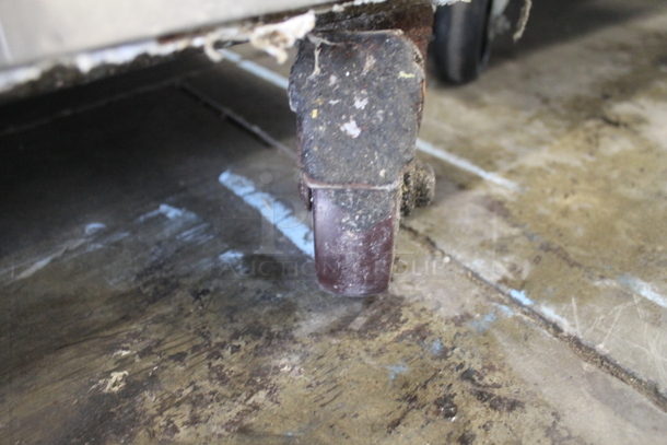 2015 Leader ESLM60S/C Stainless Steel Commercial Sandwich Salad Prep Table Bain Marie Mega Top on Commercial Casters. 115 Volts, 1 Phase. Tested and Does Not Power On - Image 7 of 8