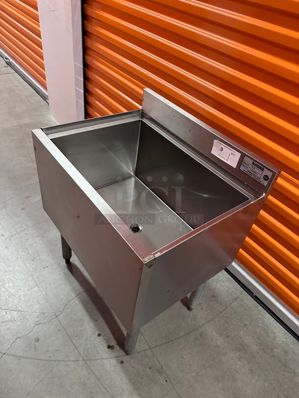 Clean! Krowne Metal 18-24 Ice Bin - Stainless Steel, 24 inch W, 18-1/2 inch D, 80 lb. Ice Capacity, Includes 7 Circuit Cold Plate - Image 2 of 8