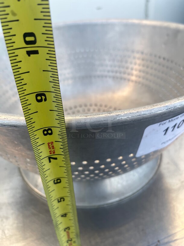 Commercial 11 Qt. Heavy-Duty Aluminum Colander with Base and Handles NSF - Image 6 of 6