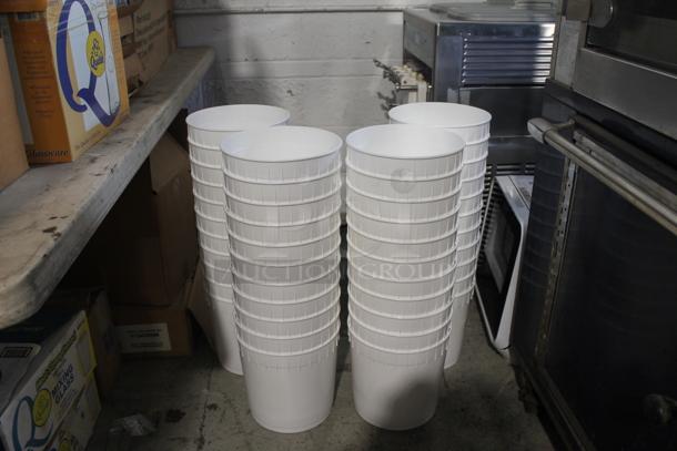 BRAND NEW IN BOX! 5 Boxes of 44 Count 10 QT Ropak White Containers. 5 Times Your Bid!  - Image 1 of 2