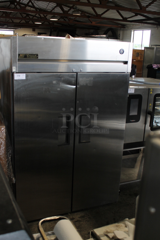 2015 True TG2R-2S ENERGY STAR Stainless Steel Commercial 2 Door Reach In Cooler w/ Poly Coated Racks. 115 Volts, 1 Phase. Tested and Working! - Image 3 of 8