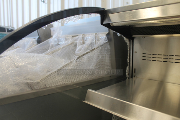 BRAND NEW SCRATCH AND DENT! 2022 Avantco 224BHAC63 Stainless Steel Commercial Black Metal Commercial Horizontal Air Curtain Merchandiser. See Pictures for Broken Side Glass Panel. 115 Volts, 1 Phase. Tested and Working! - Image 5 of 9
