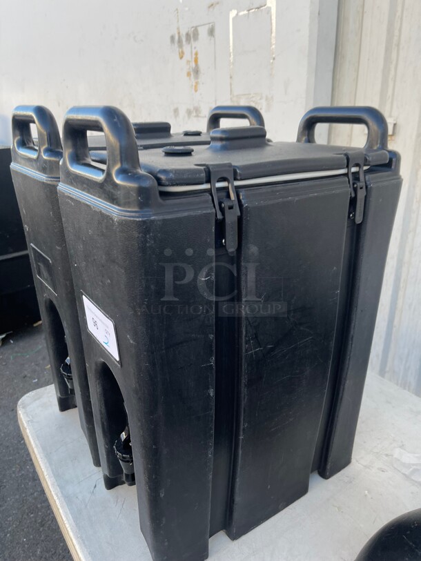 Clean! Cambro Commercial Hot or Cold Beverage Dispensers Great For Catering NSF With Handle For Easy Carrying - Image 4 of 9