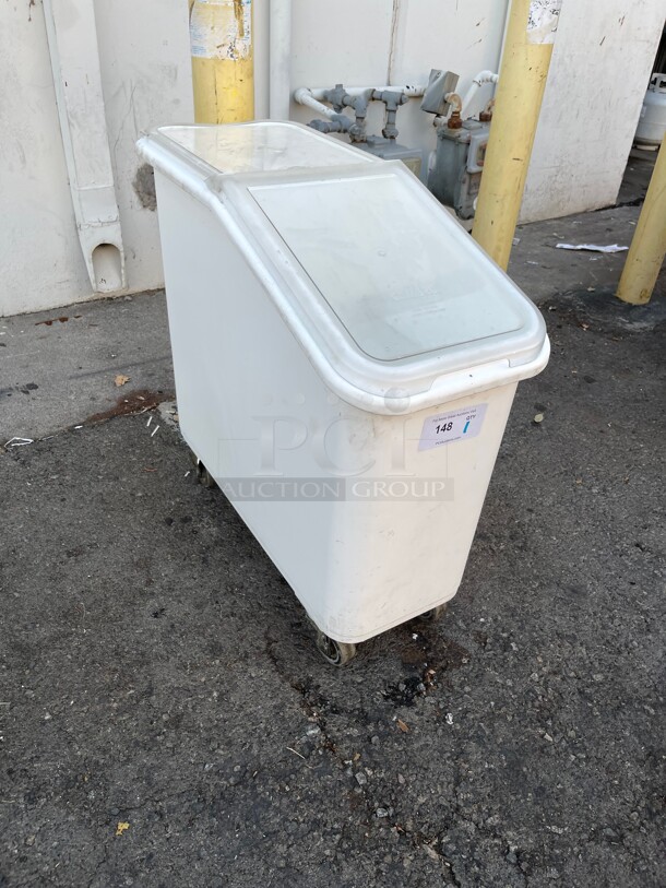 Clean! Cambro 21 Gallon / 335 Cup White Slant Top Mobile Ingredient Storage Bin with 2-Piece Sliding Lid - Image 3 of 7