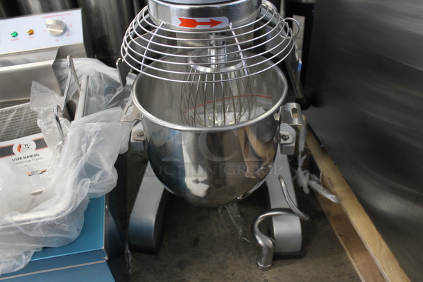 BRAND NEW SCRATCH AND DENT! 2022 Mainstreet 541GMIX10 Metal Commercial Countertop 10 Quart Planetary Dough Mixer w/ Stainless Steel Mixing Bowl, Bowl Guard, Whisk and Dough Hook Attachments. 120 Volts, 1 Phase. Tested and Does Not Power On - Image 3 of 6