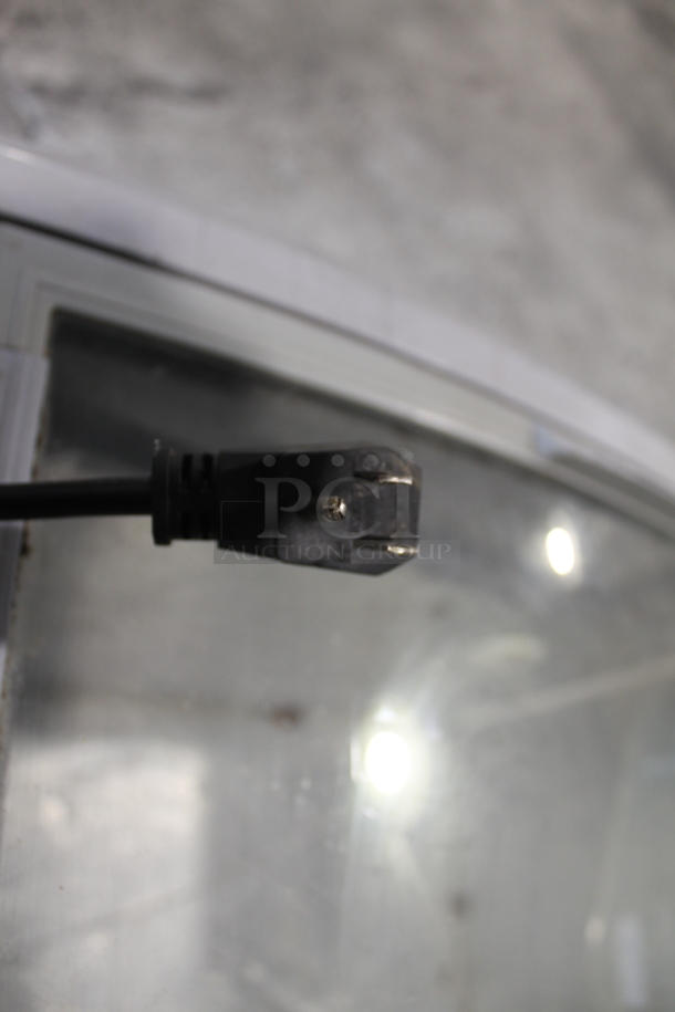 Avantco 360ICFC13 Metal Commercial Floor Style Chest Freezer Merchandiser on Commercial Casters. 115 Volts, 1 Phase. Tested and Working! - Image 11 of 11