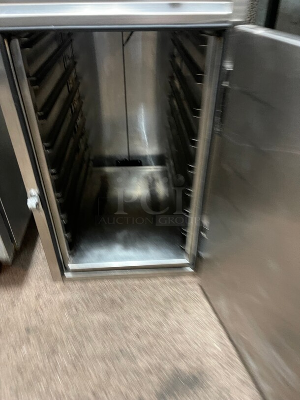 Working! Winco  Power Heat Half Height Mobile Insulated Commercial Heater Proofer Cabinet 120 Volt NSF Tested and Working! - Image 4 of 8