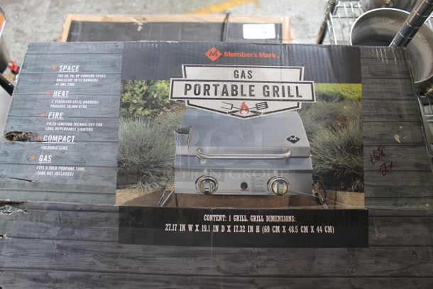 BRAND NEW IN BOX! Members Mark Stainless Steel Propane Gas Powered Portable Grill. - Image 2 of 7
