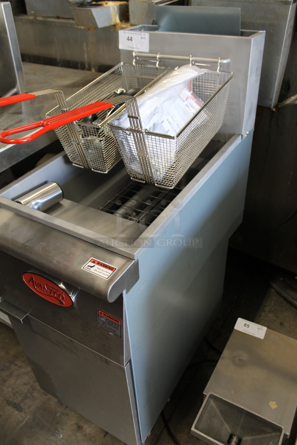 BRAND NEW SCRATCH AND DENT! 2022 Avantco FF300-P Stainless Steel Commercial Floor Style Propane Gas Powered Deep Fat Fryer w/ 2 Metal Fry Baskets. 90,000 BTU. - Image 7 of 7