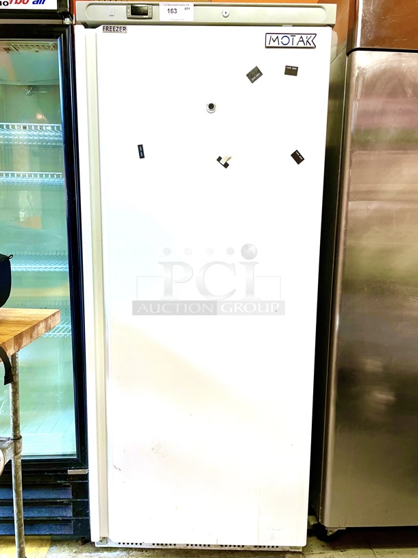 FROST EXCELLENCE! MoTak MSD-1DF-EC-HC 30" One Section Reach In Freezer, (1) Solid Door, R290 Hydrocarbon 115v. 
30.59 in. W x 28.74 in. D x 78 in. H
7 A, 2⁄3 HP
115 V/60 Hz/1 ph, 8.2-ft. cord with NEMA 5-15P plug - Image 1 of 4