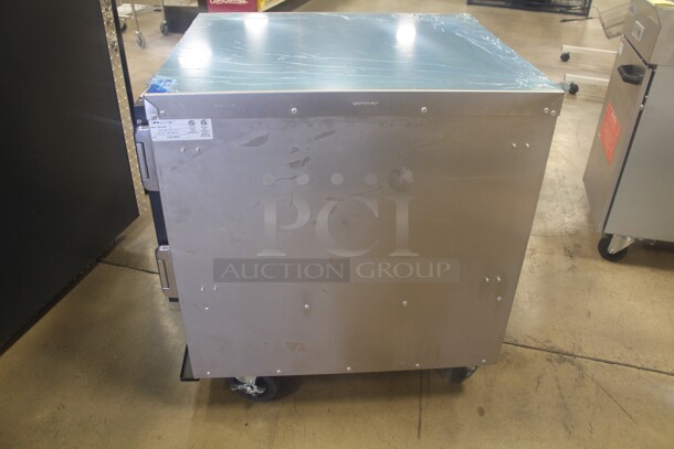 NEW! Carter Hoffmann Model HBF5A2GM-2 Commercial Hotlogix Half Size Heated Holding Cabinet On Casters. 24.5x29.5x31.5. 120V/60Hz.  - Image 4 of 7