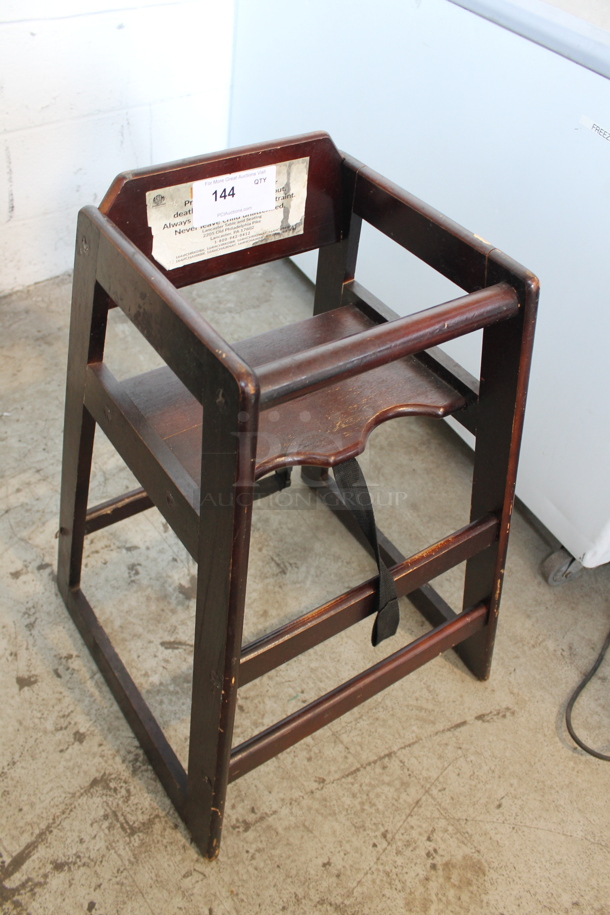Wood Pattern High Chair. - Image 2 of 3