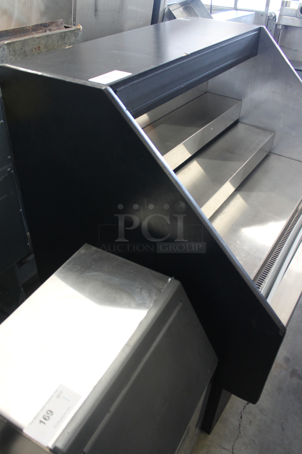 Metal Commercial Floor Style Open Grab N Go Merchandiser Display Case. Tested and Powers On But Does Not Get Cold - Image 5 of 6