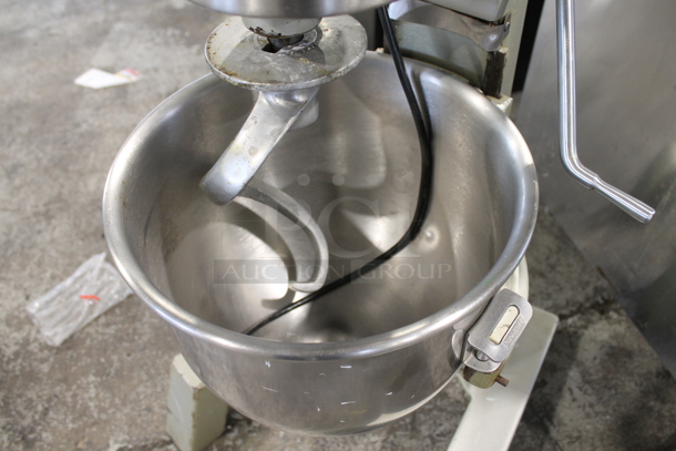 Hobart A-200FT Metal Commercial Floor Style 20 Quart Planetary Dough Mixer w/ Stainless Steel Mixing Bowl and Dough Hook. 115 Volts, 1 Phase. Tested and Working! - Image 3 of 8