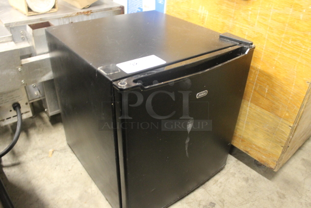 Sunbeam REFSB17B Mini Cooler. 115 Volts, 1 Phase. Tested and Working! - Image 2 of 5