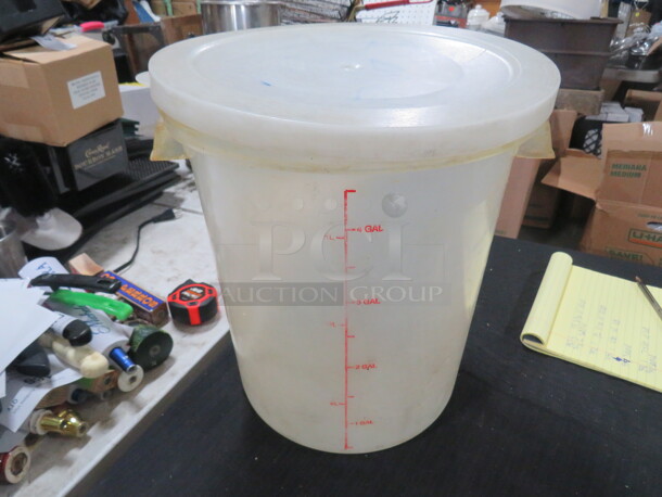 5 Gallon Round Food Storage Container With Lid. 2XBID