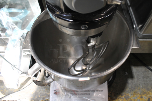 Avantco 177MIX8BK Metal Countertop 8 Quart Planetary Dough Mixer w/ Metal Mixing Bowl. 120 Volts, 1 Phase. Tested and Working! - Image 4 of 7