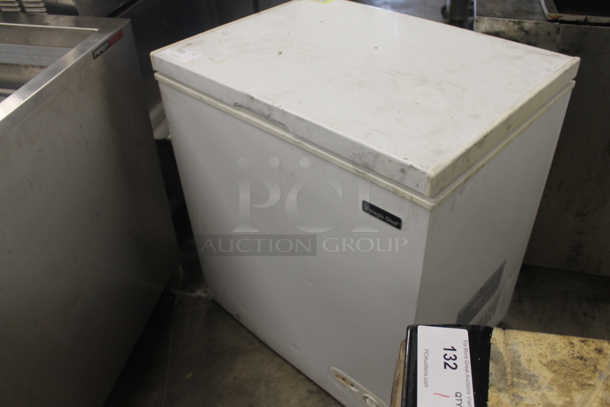 Magic Chef HMCF5W2 Metal Chest Freezer. 115 Volts, 1 Phase. Cannot Test Due To Missing Power Cord - Image 3 of 5