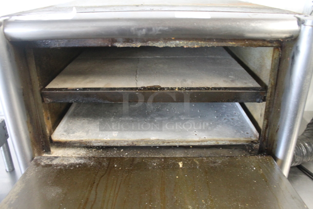Bakers Pride MO2T Stainless Steel Commercial Countertop Pizza Oven w/ Cooking Stones. 208/240 Volts. - Image 5 of 6