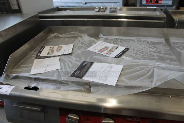 BRAND NEW SCRATCH AND DENT! Avantco 177EG48N Stainless Steel Commercial Countertop Electric Powered Flat Top Griddle w/ Thermostatic Controls. 208/240 Volts, 1 Phase. - Image 3 of 5