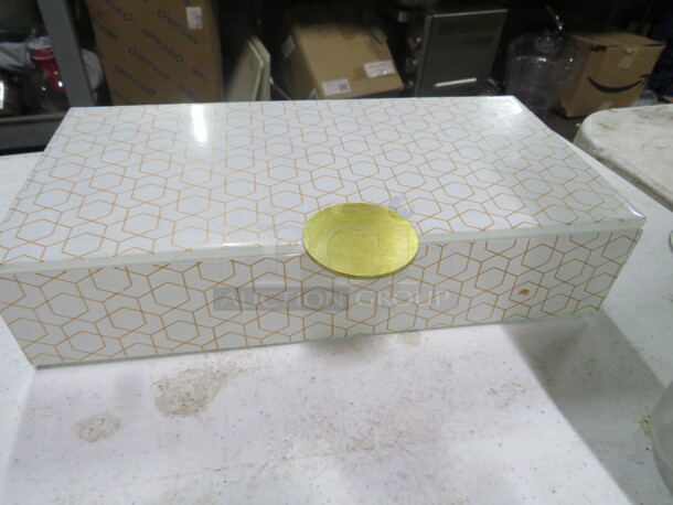 One Glass Box With Lid. - Image 1 of 1