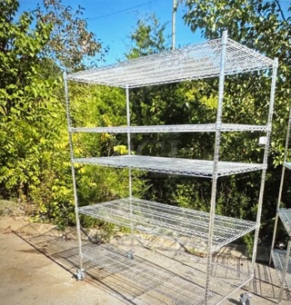 One Metro Shelf With 6 Shelves, On Casters. Looks NEW! 60X30X80