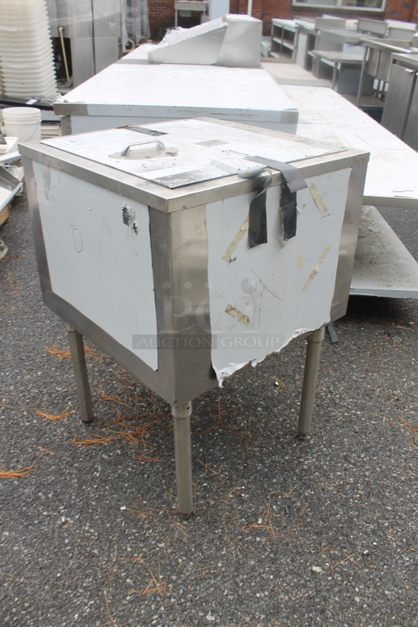 BRAND NEW SCRATCH AND DENT! Stainless Steel Commercial Ice Bin. - Image 4 of 5