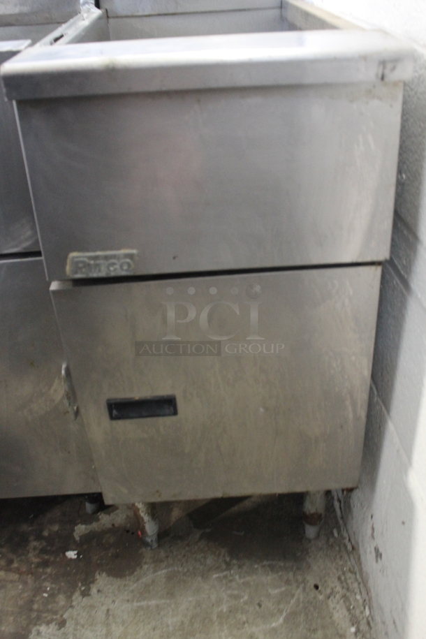 Pitco Frialator Stainless Steel Commercial Floor Style Natural Gas Powered Deep Fat Fryer.  - Image 3 of 7