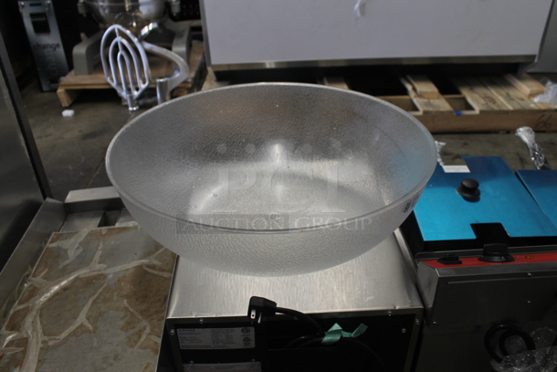 ALL ONE MONEY! Tier Lot of Various Items Including Poly Bowls  - Image 4 of 4