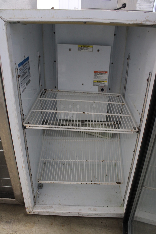 Beverage Air Model UR30G Metal Mini Cooler Merchandiser. 115 Volts, 1 Phase. 20.5x25x35.5. Tested and Powers On But Temps at 41 Degrees - Image 4 of 5