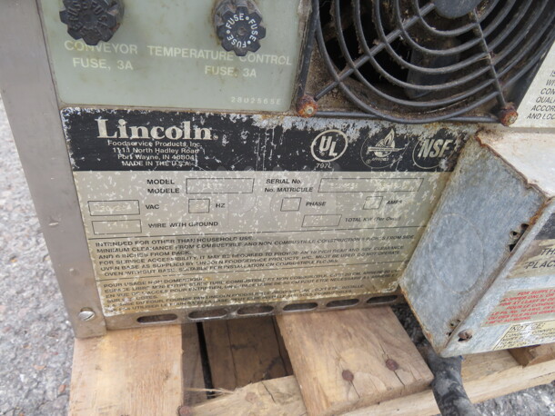 One Lincoln Impinger Pizza Oven. 120/208 Volt. 3 Phase. 56X37X17 - Image 5 of 5