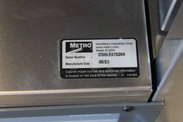 BRAND NEW SCRATCH AND DENT! 2023 Metro C5HLE015284 Stainless Steel Commercial Warming Cabinet on Commercial Casters. 120 Volts, 1 Phase. Tested and Working! - Image 4 of 6