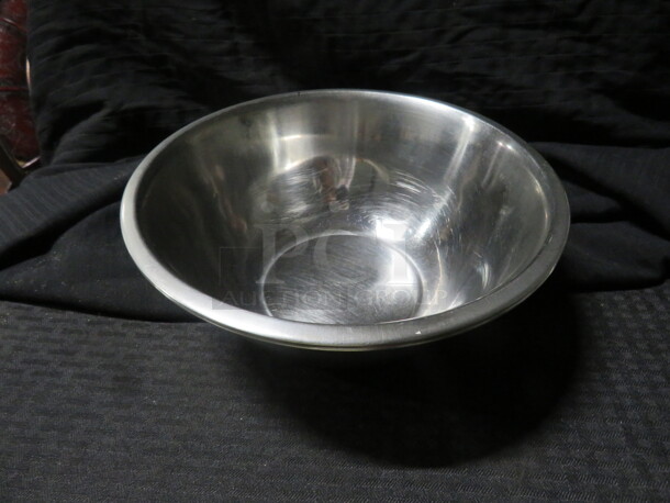 4 Quart Stainless Steel Mixing Bowl. 2XBID - Image 1 of 1