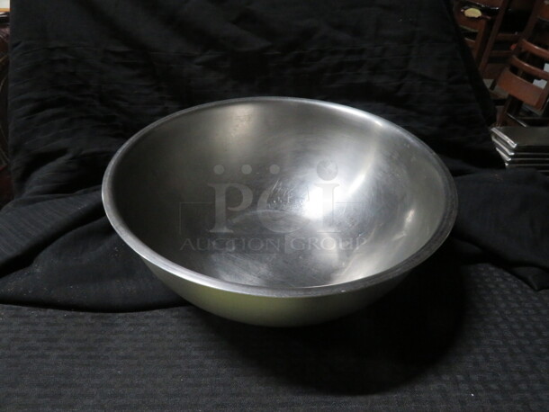 One 5 Quart Stainless Steel Mixing Bowl.  - Image 1 of 1