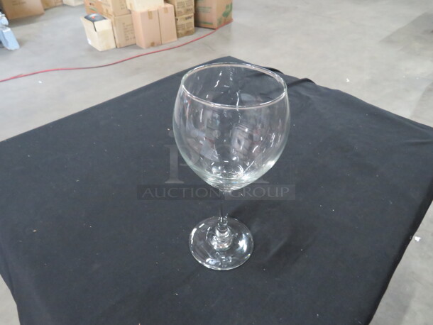 XL Stem Wine Glass. 12XBID - Image 1 of 1