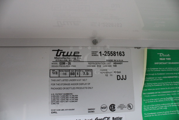 True Model GDM-26 Metal Commercial Single Door Reach In Cooler Merchandiser on Commercial Casters. 115 Volts, 1 Phase. 30x32x82. Tested and Powers On But Temps at 42 Degrees - Image 6 of 6