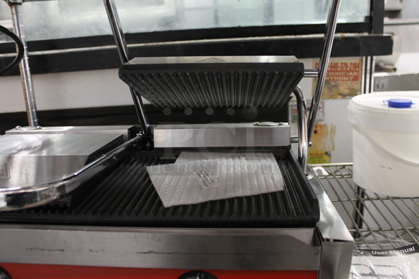 BRAND NEW SCRATCH AND DENT! 2022 Avantco 177P84 Stainless Steel Commercial Countertop Electric Powered Double Panini Press. 120 Volts, 1 Phase. Tested and Working! - Image 4 of 6