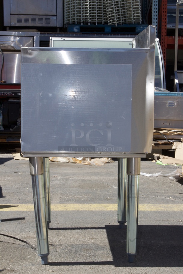 BRAND NEW SCRATCH & DENT! Regency 18" x 24" Underbar Ice Bin - 77 lb. - Image 8 of 10