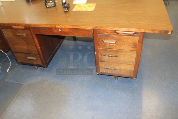 ALL ONE MONEY! ROOM LOT of Various Items Including Desk, Chair, Computer and Printer. BUYER MUST REMOVE. - Image 9 of 12