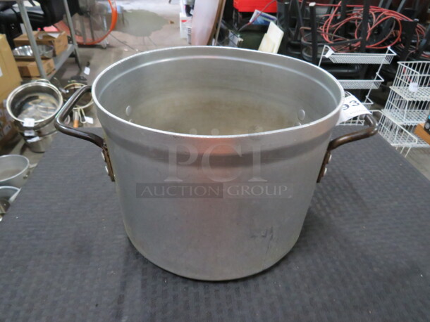 One 10 Inch Aluminum Stock Pot. - Image 1 of 1