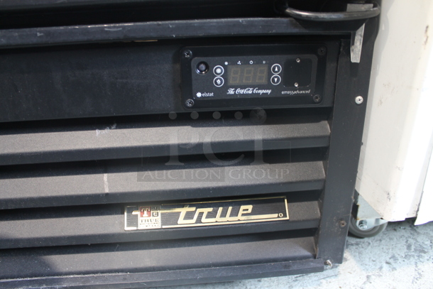 2012 True GDM-26EM Commercial One-Door Merchandiser Cooler With Individual Drink Holders, Black 115V, 1 Phase. Tested and Working! - Image 3 of 6