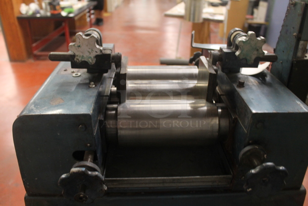 Keith Machinery Metal Floor Style Commercial Unit on Commercial Casters. 240 Volts. - Image 5 of 8