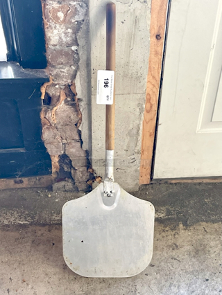 Metal Pizza Peel With Long Wooden Handle. 16x18x38