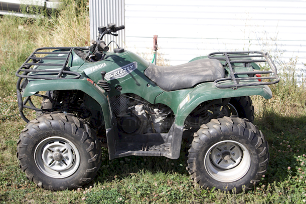 Yamaha Ultramatic Grizzly ATV, 2x4, With Steel Cargo Racks. RUNS & DRIVES GREAT!!! Check out the video our Facebook Page: PCI Auctions West Coast - Image 3 of 9