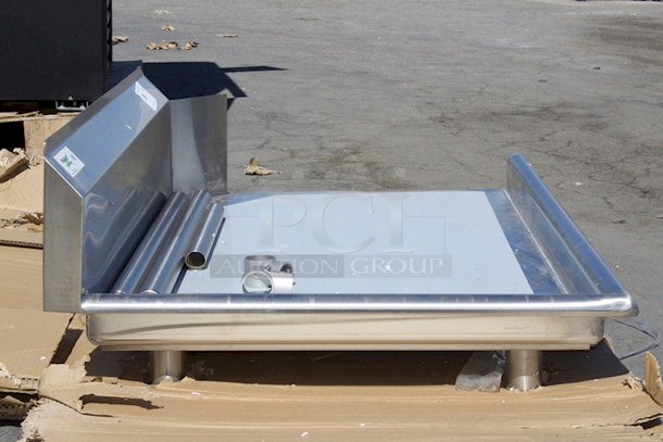 BRAND NEW SCRATCH & DENT! Regency 16 Gauge 4' Clean Dish Table - Left Drainboard - Image 7 of 8